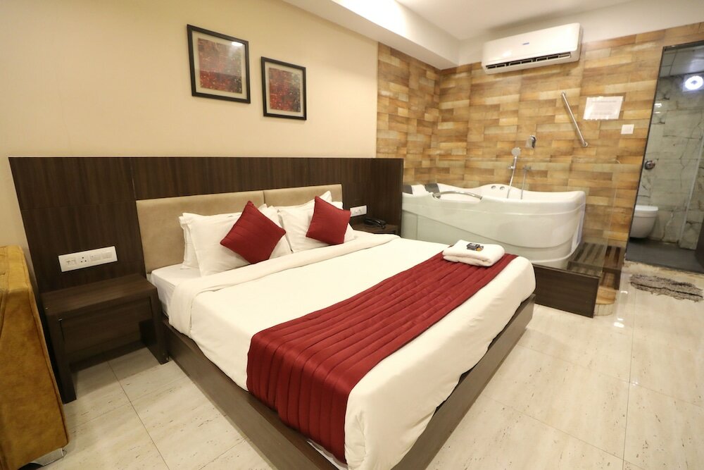 Фото Hotel Privya Rooms and banquet Surat