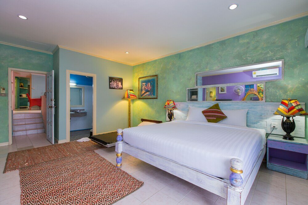 Фото Barefoot Hotel Kalim Beach Front