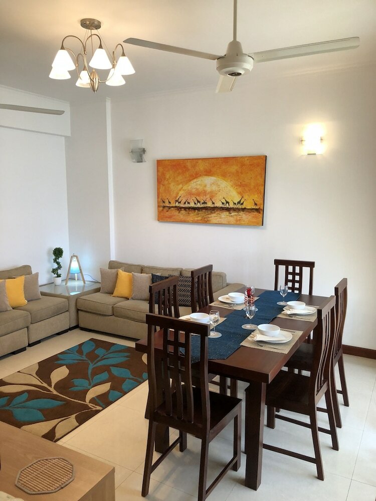 Фото Hedges Court Residencies Colombo City