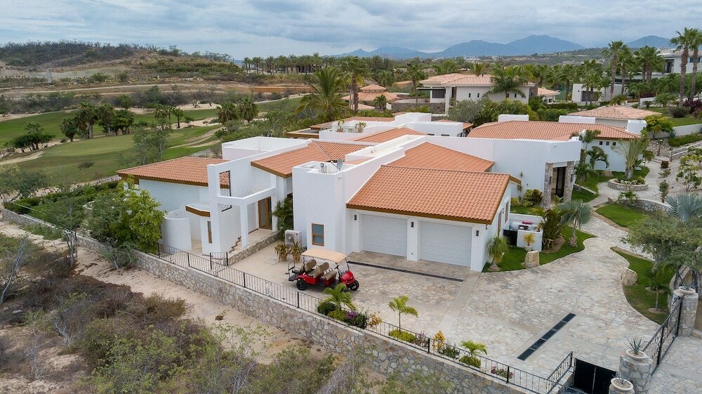 Фото Gorgeous estate in Puerto Los Cabos golf and beach community