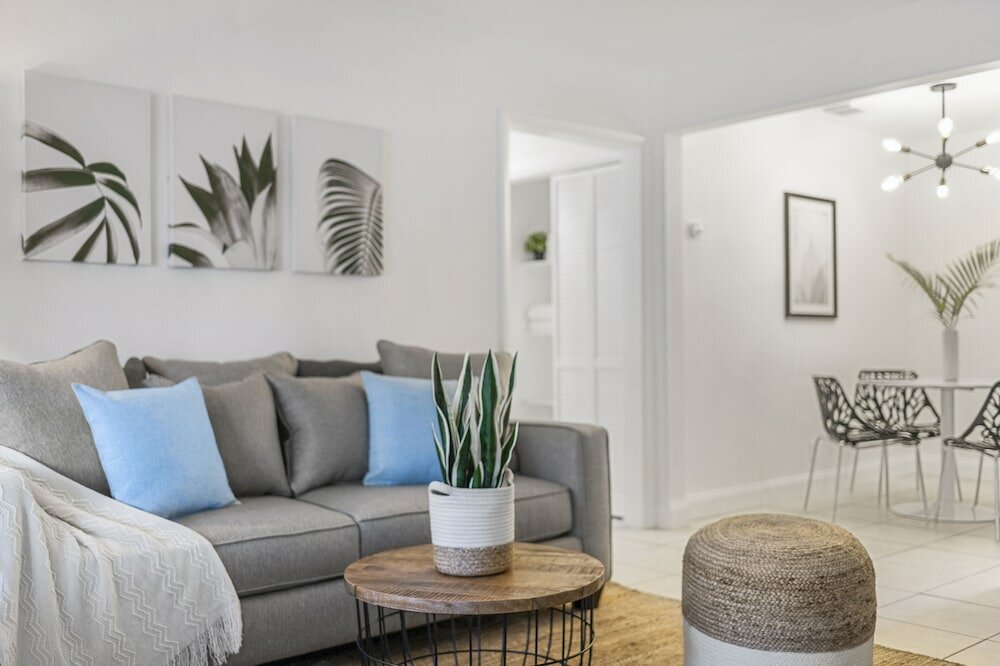 Фото Alani Bay Premium Condos