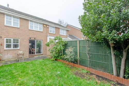 Гостиница Serene and Spacious 2 Bedroom House in South Wimbledon