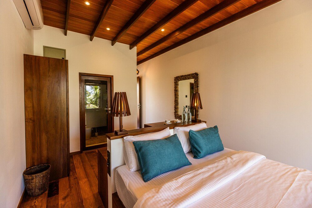 Фото Bk Beach Boutique Hotel - Hikkaduwa