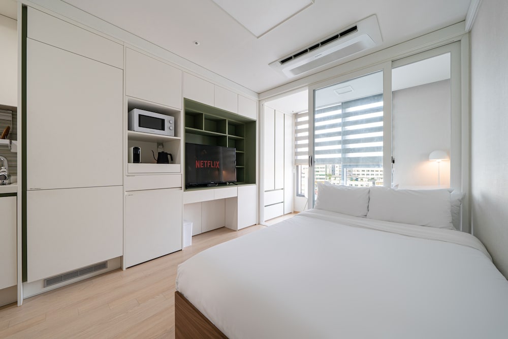 Фото Urbanstay Myeongdong