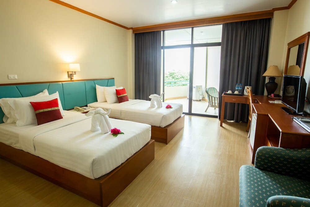 Фото Surin Majestic Hotel