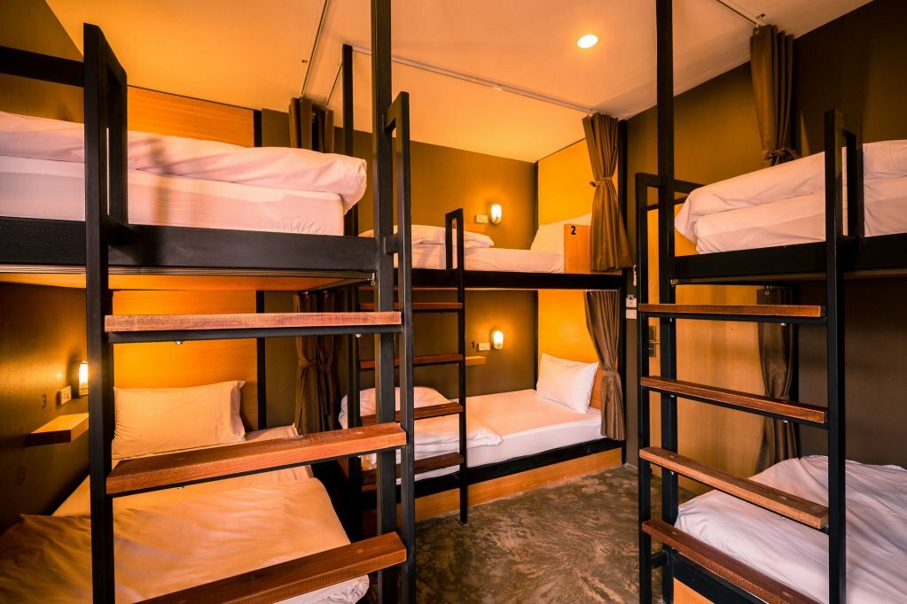 Фото Srisuksant Square