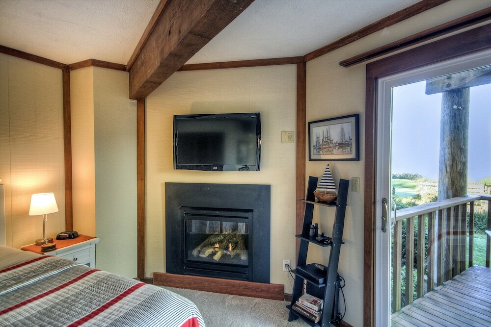 Фото Little Creek Cove Beachfront Resort