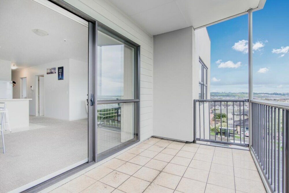 Фото Cozy & Contemporary Apartment