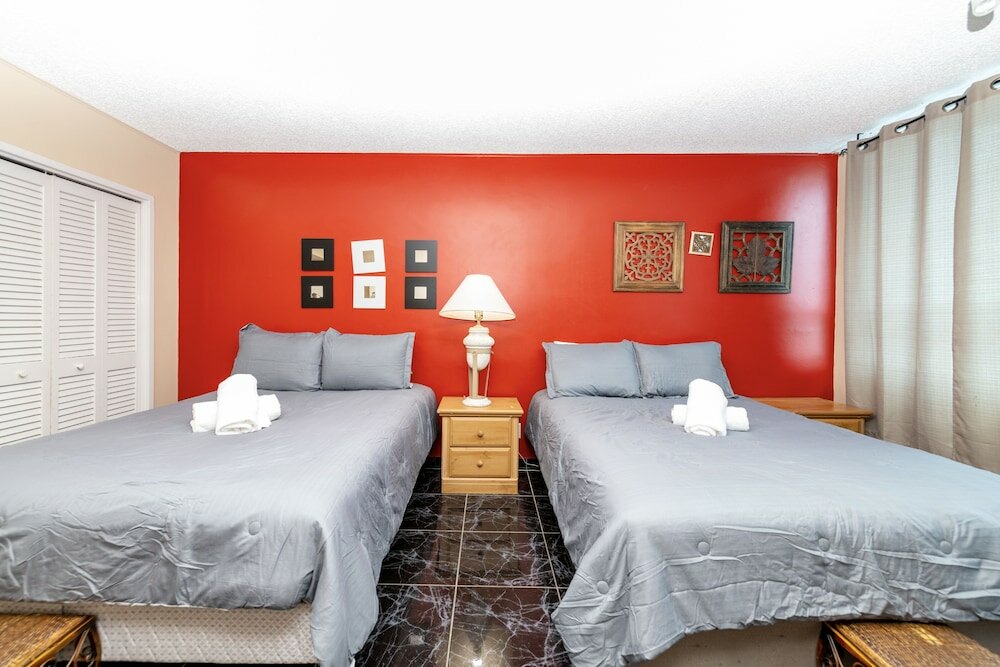 Фото Miami Beach Castle by the Ocean