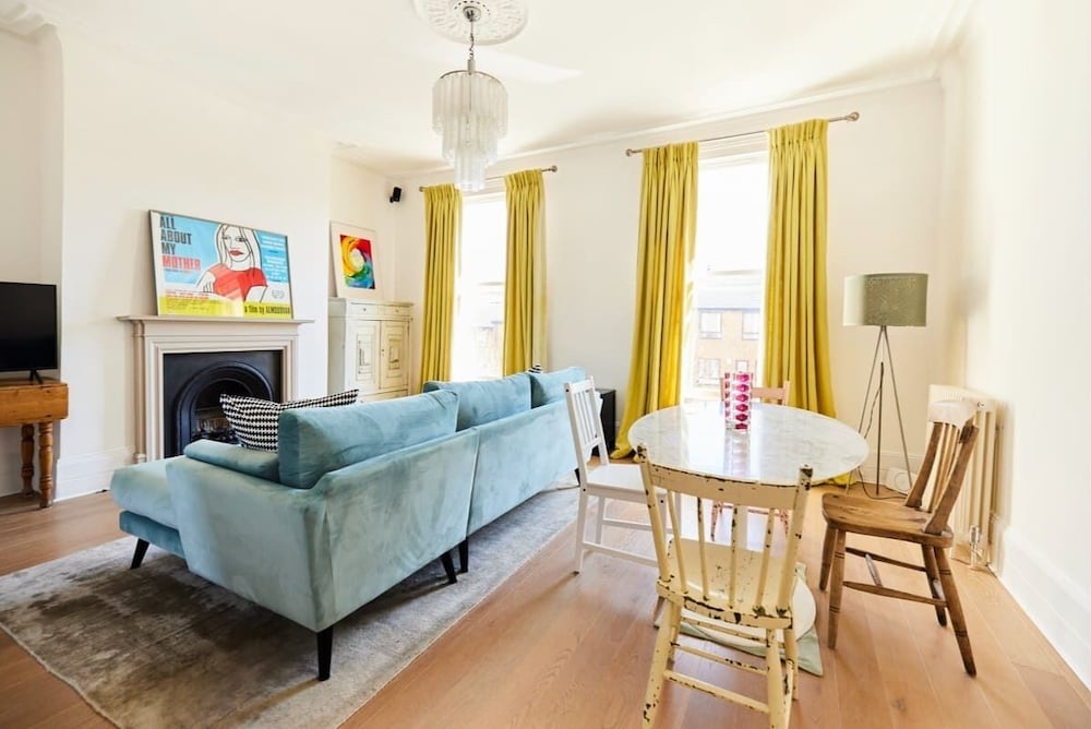 Фото The Walterton Sanctuary - Bright 3bdr Flat