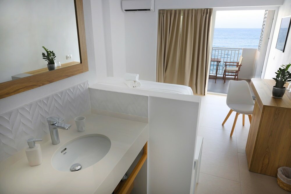 Фото Sea Breeze Hotel