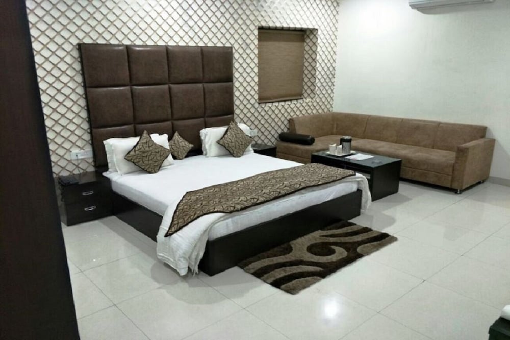 Фото Hotel Mandakini Lush