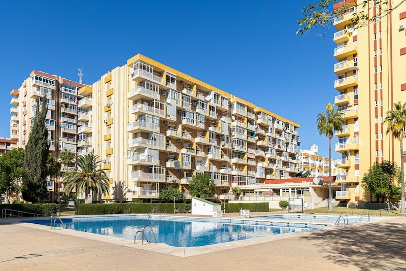 Гостиница Holidays2Arroyo de la Miel Hercules в Торремолиносе