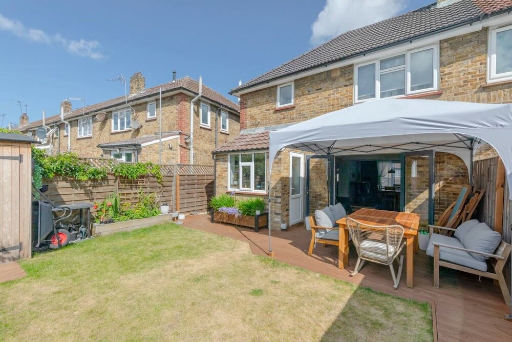 Фото Modern & Spacious 3bd House - Canning Town