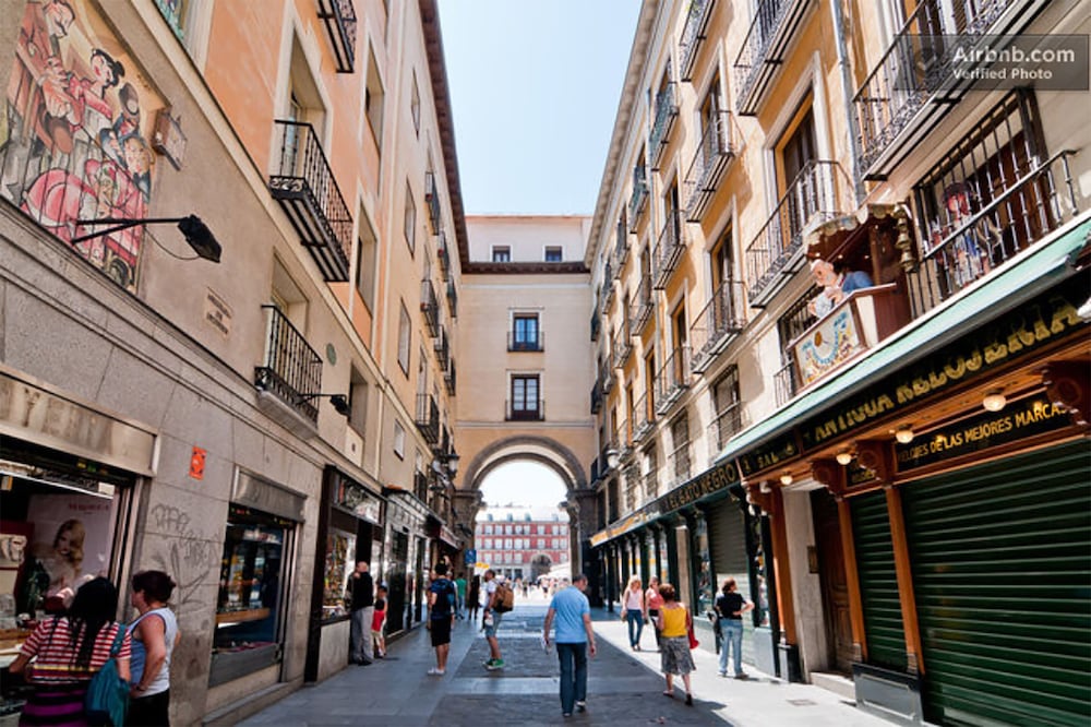 Фото Boutique Apartments in the Heart of Madrid