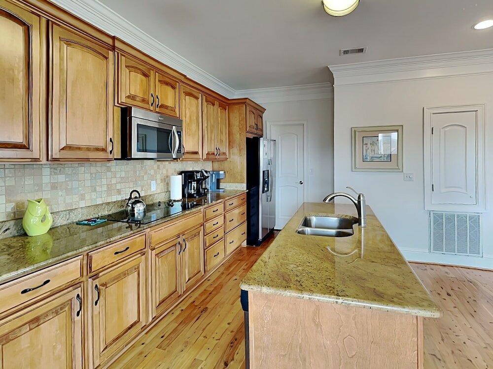 Фото 5 Oclock Somewhere