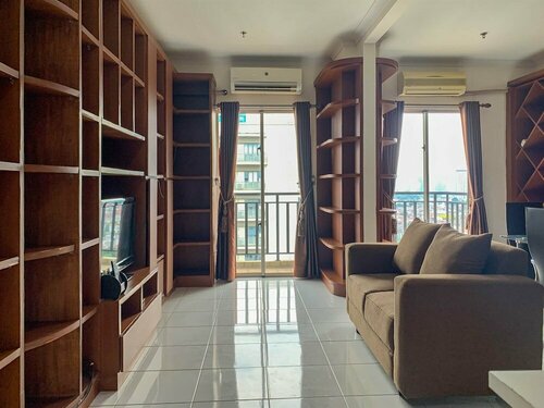 Гостиница Warm And Cozy 2Br Signature Park Grande Apartment в Джакарте