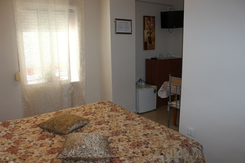 Фото Pensión El Parque