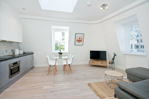 Гостиница Interlude House by City Living London в Лондоне