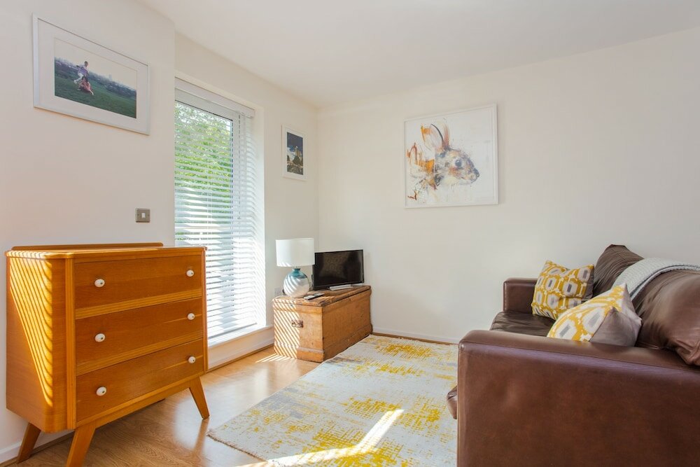 Фото 1 Bed with Balcony by Broadway Market & Columbia Road