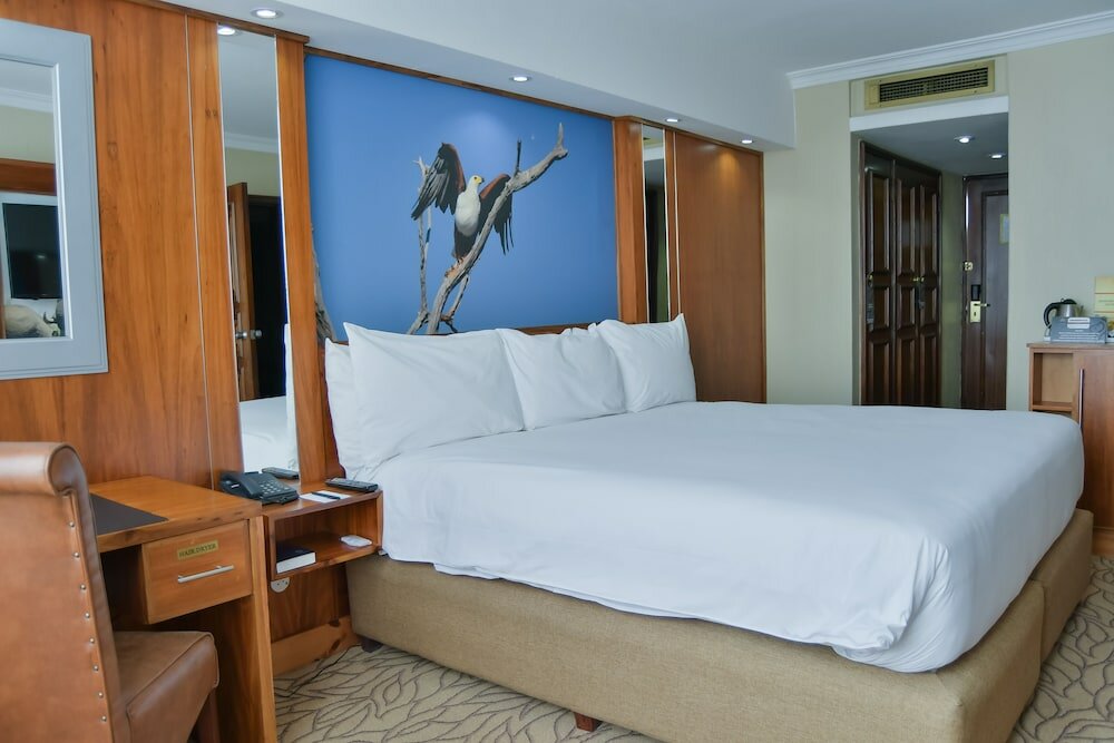 Фото Monomotapa Hotel