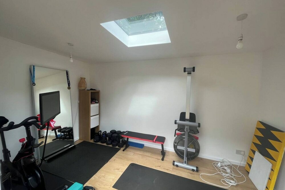 Фото Characterful 1bd Flat w Private Gym - Brockley