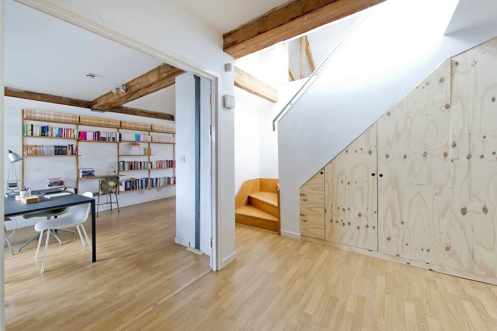 Фото Unique & Vibrant 1-bed Loft With Roof Garden