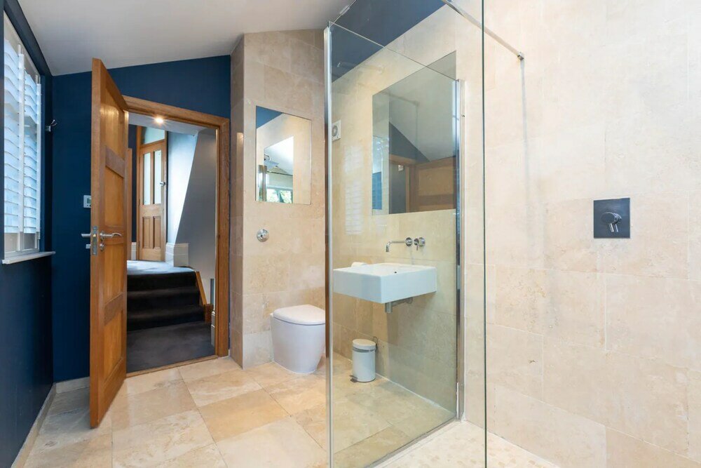 Фото Charming 2 Bedroom House in Angel