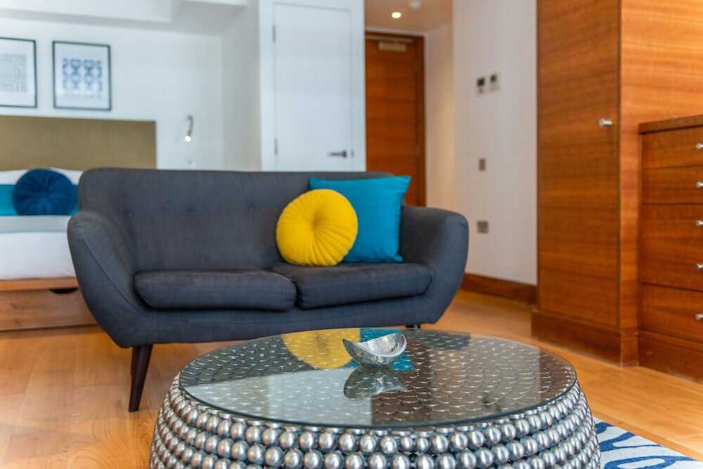 Фото Tower Hill City Centre Luxury Apartments