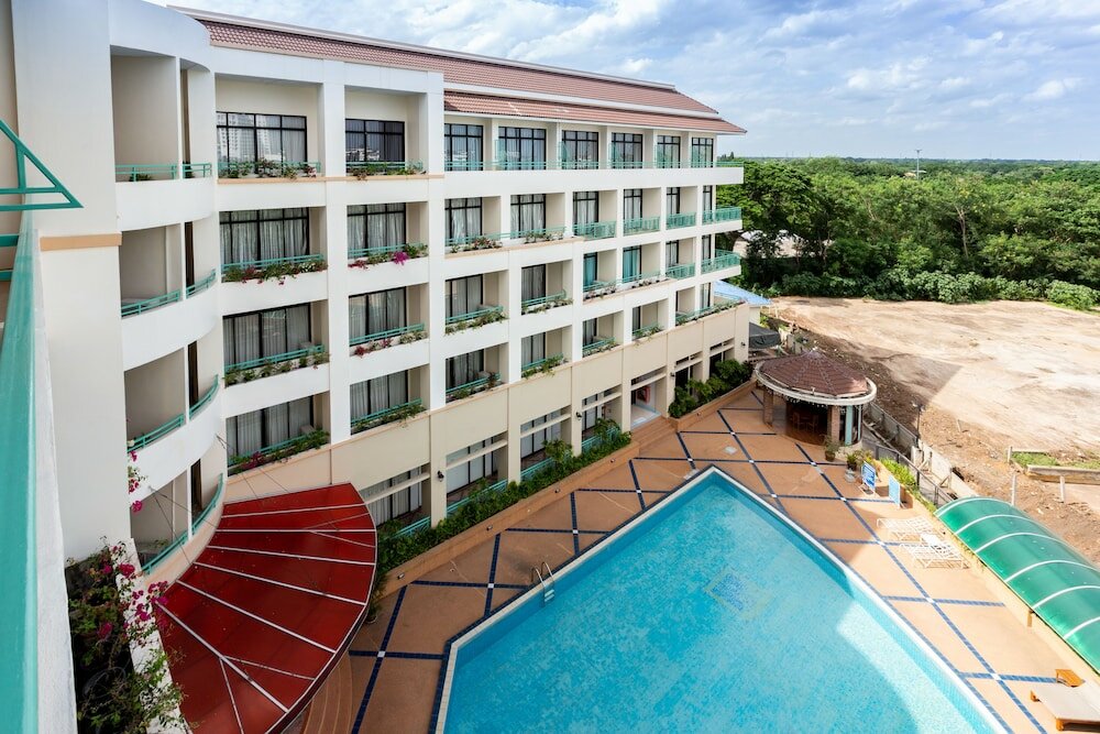 Фото Surin Majestic Hotel