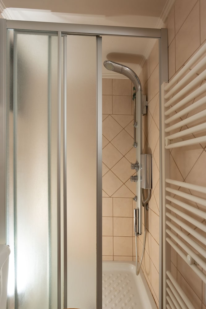 Фото Luxury Villa Golden Crest with pool