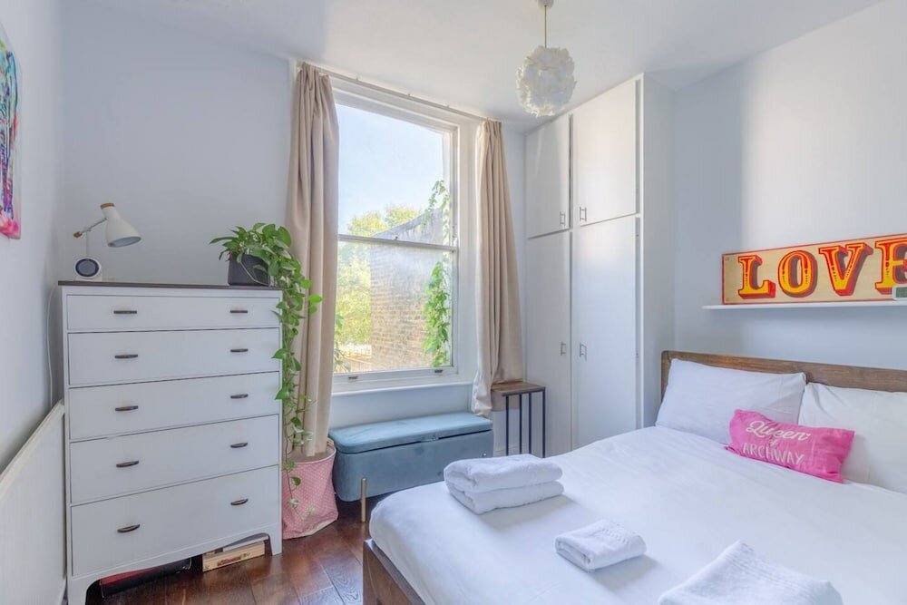 Фото Cheerful 1 Bedroom Flat in the Heart of North London