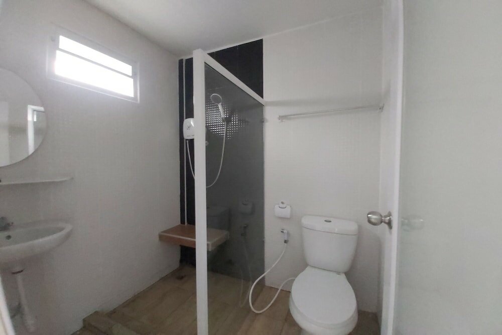 Фото Oyo 75383 Danthip Place