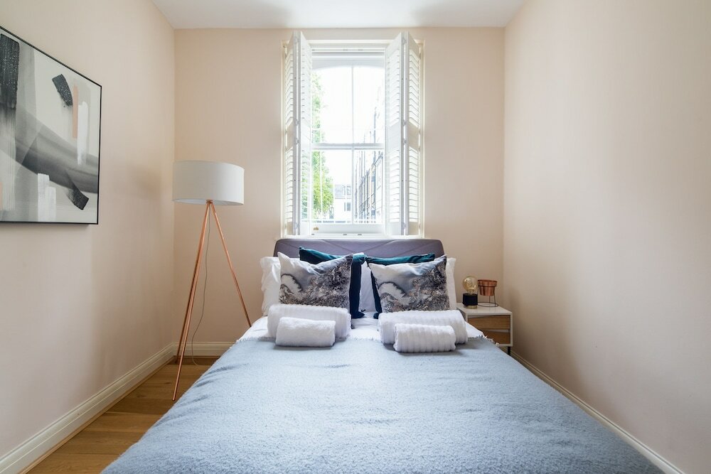 Фото Cornwall Gardens by Lime Street