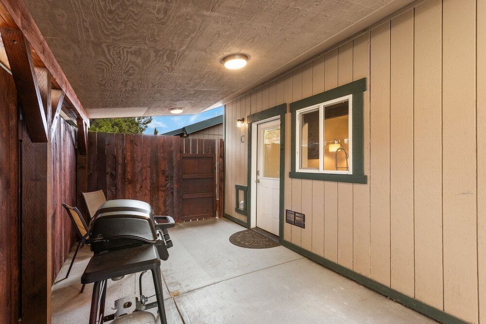 Фото The Yellowstone Hideaway Unit C