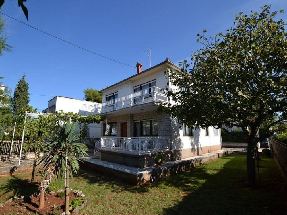 Фото Ruža - Comfortable 2 Bedrooms Apartment - A1