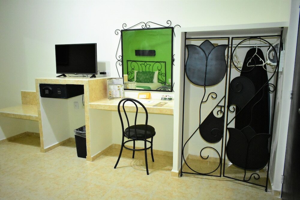 Фото Maya Tulipanes Express