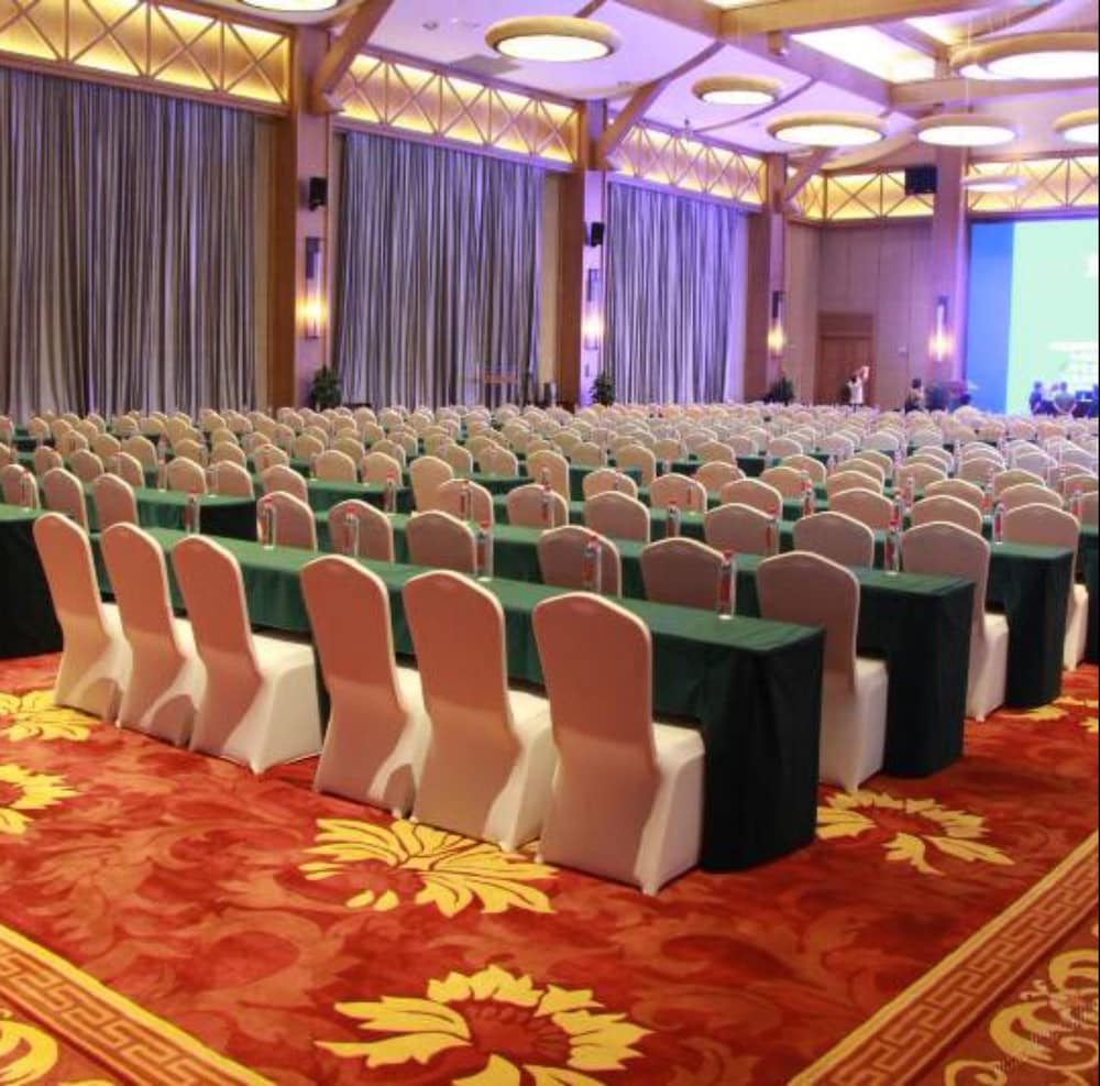 Фото Queshan Lake Arcadia Intl Resort