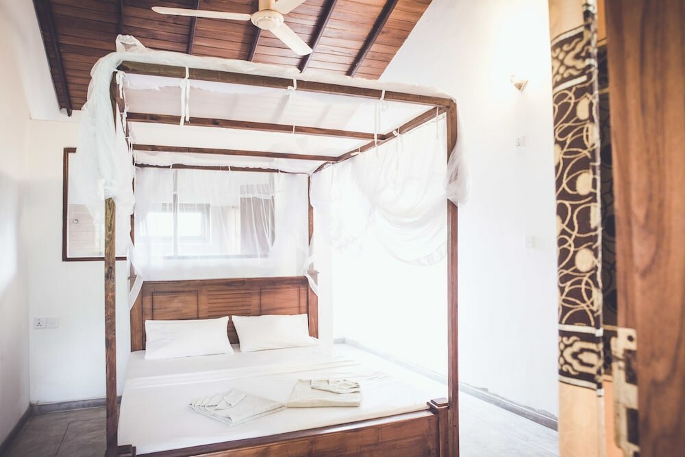 Фото Rupa's Hotel Arugambay