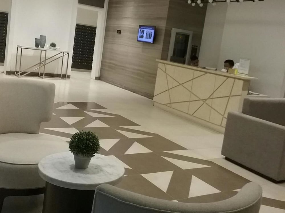 Фото Condoluxe Pioneer Woodlands w Parking