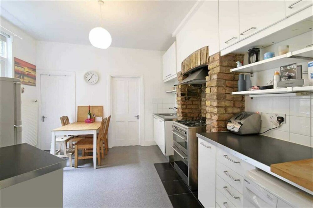 Фото Rustic Garden House in the Heart of East London