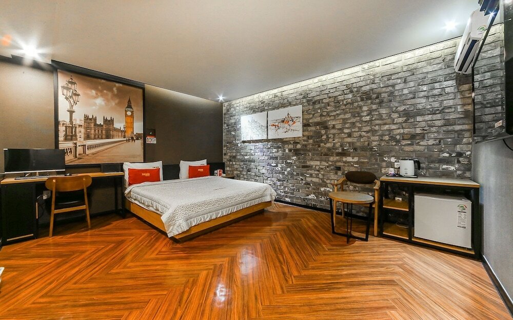 Фото Busan Deokcheon 2heaven