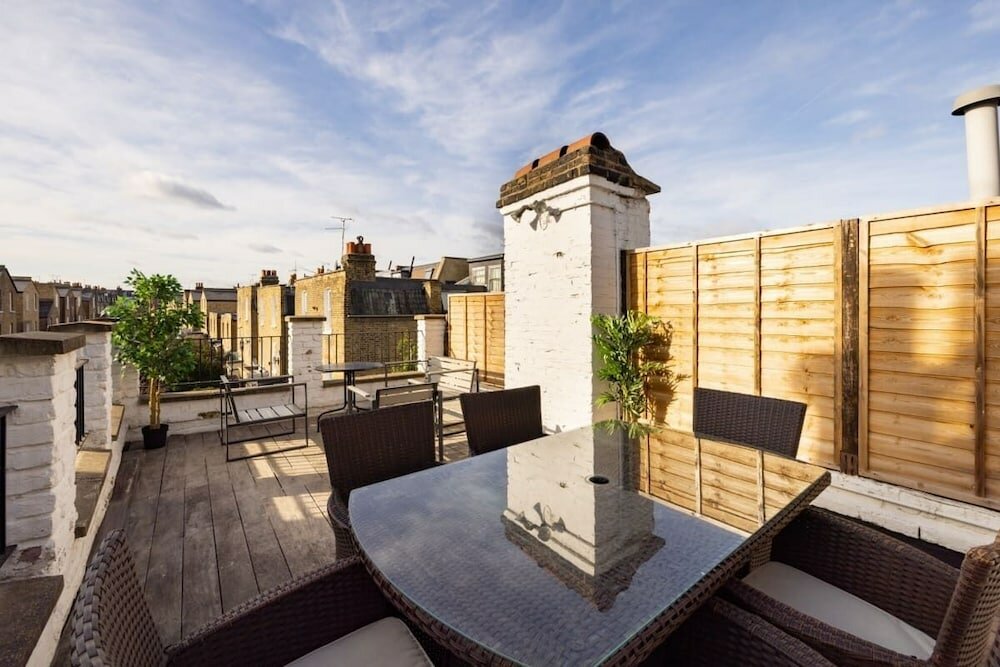 Фото The London Crib - Relaxing 1bdr Flat With Terrace