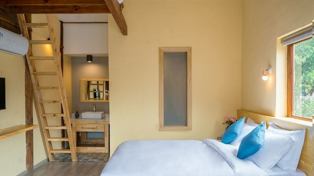 Фото Floral Joy Cat Hotel