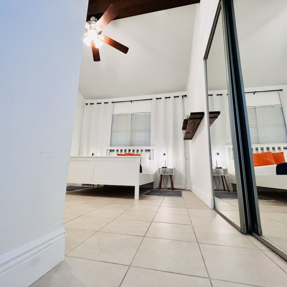 Фото Coco Bay Condos