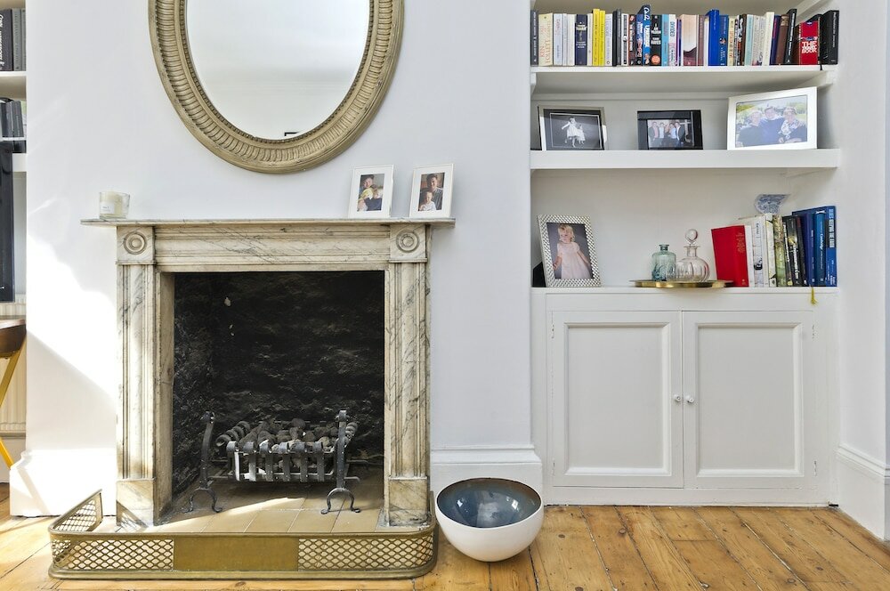 Фото Historic Family Home Near Hampstead Heath by Underthedoormat