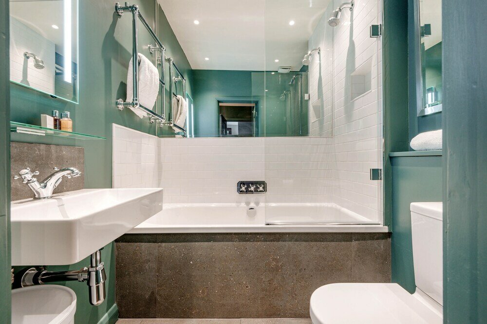 Фото Chic Chelsea Home near South Kensington by UnderTheDoormat