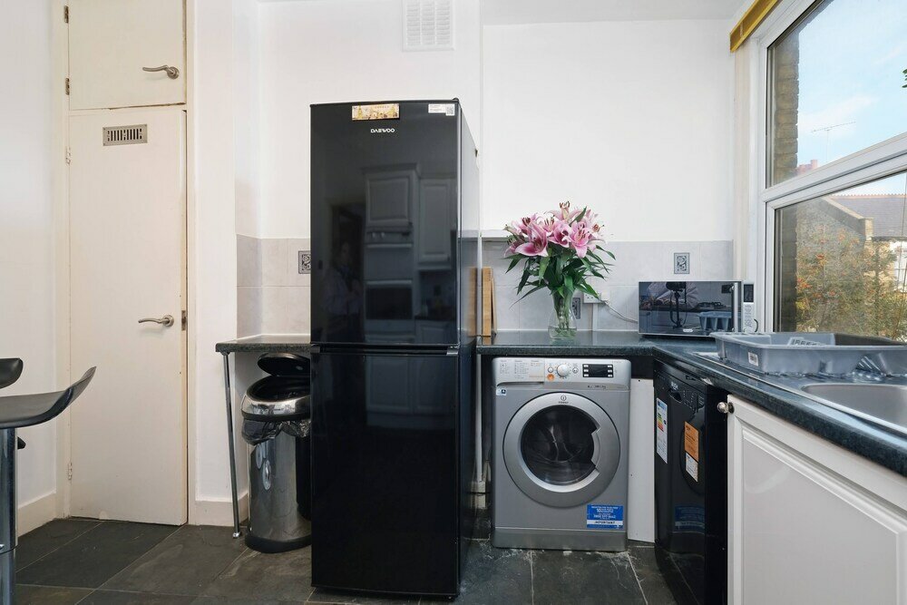 Фото London Spacious 3 Bedroom House Fulham