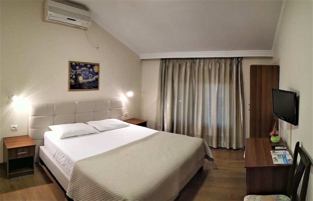 Фото Hotel Viktoria Tirana