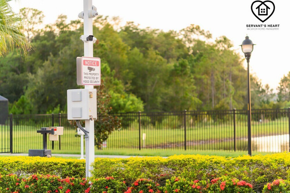 Фото Lakeview Luxury 9 Bedroom & 5 Bathroom w Private Pool